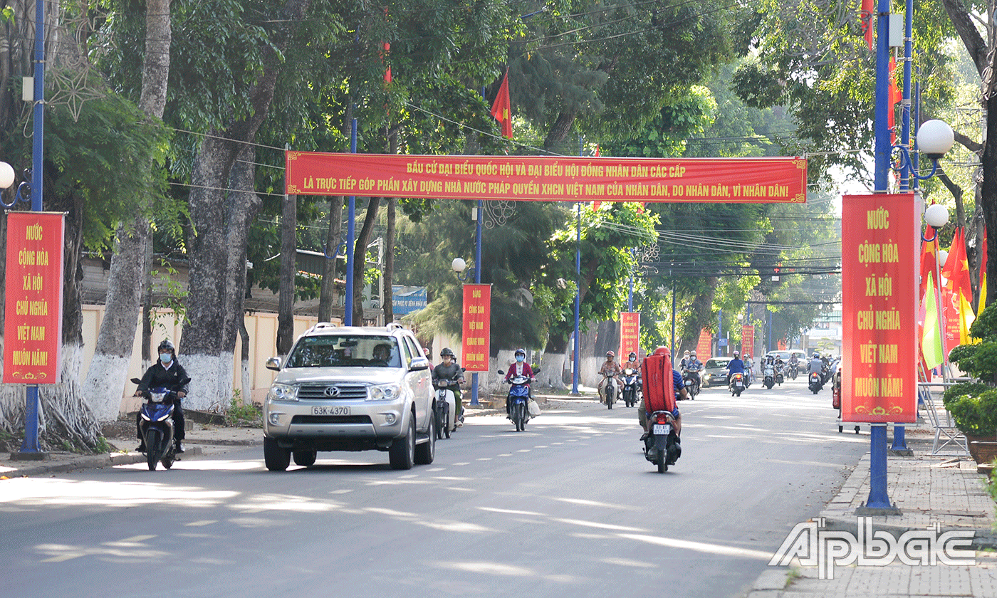 Tuân thủ các biện phòng, chống dịch bệnh Covid-19 khi tham gia giao thông.
