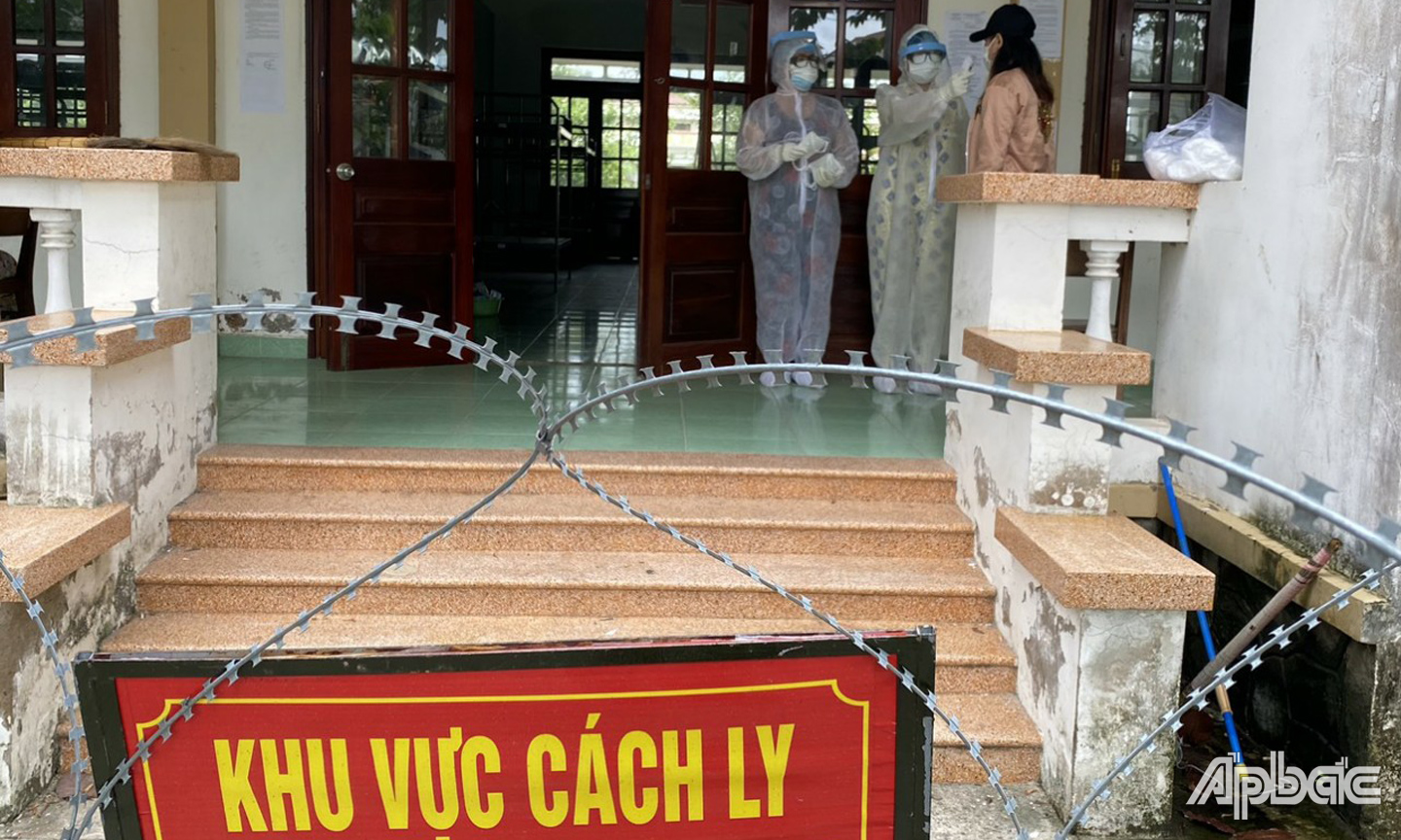 Đảm bảo an toàn trong khu cách ly y tế. Ảnh: HẠNH NGA.