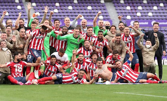 Atletico đã đang quang danh hiệu La Lga hoàn toàn xứng đáng. 