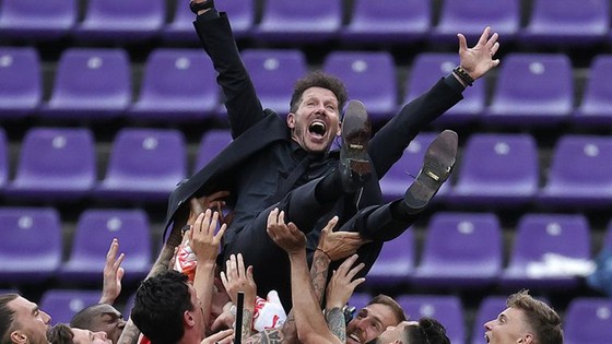 HLV Diego Simeone đã tận hưởng thêm những tháng ngày vinh quang cùng Atletico.