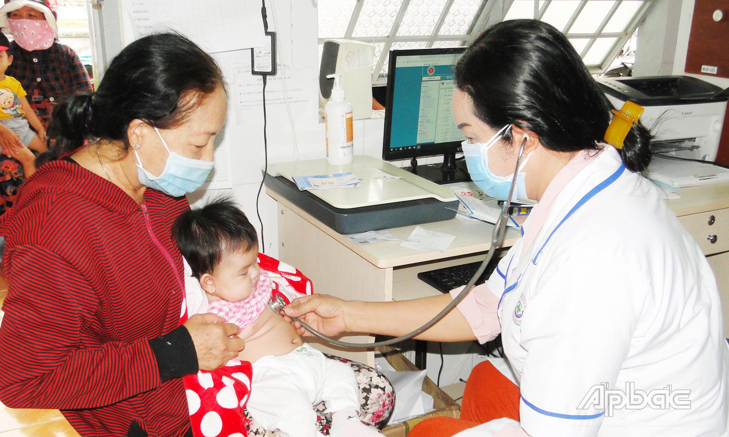 Thực hiện tốt việc khám sàng lọc nhằm đảm bảo an toàn tiêm chủng