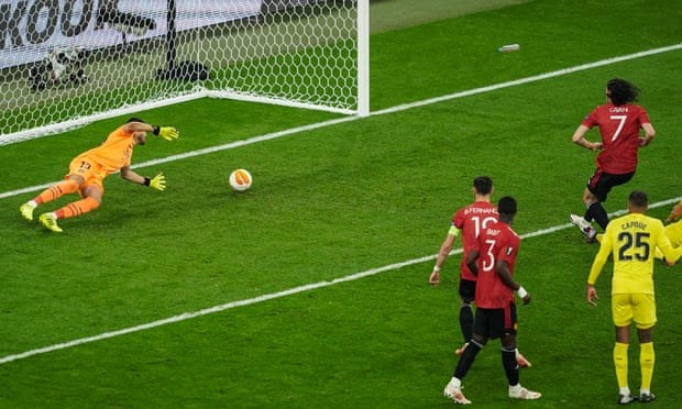 Cavani gỡ hòa cho Quỷ đỏ. (Nguồn: AFP/Getty Images)