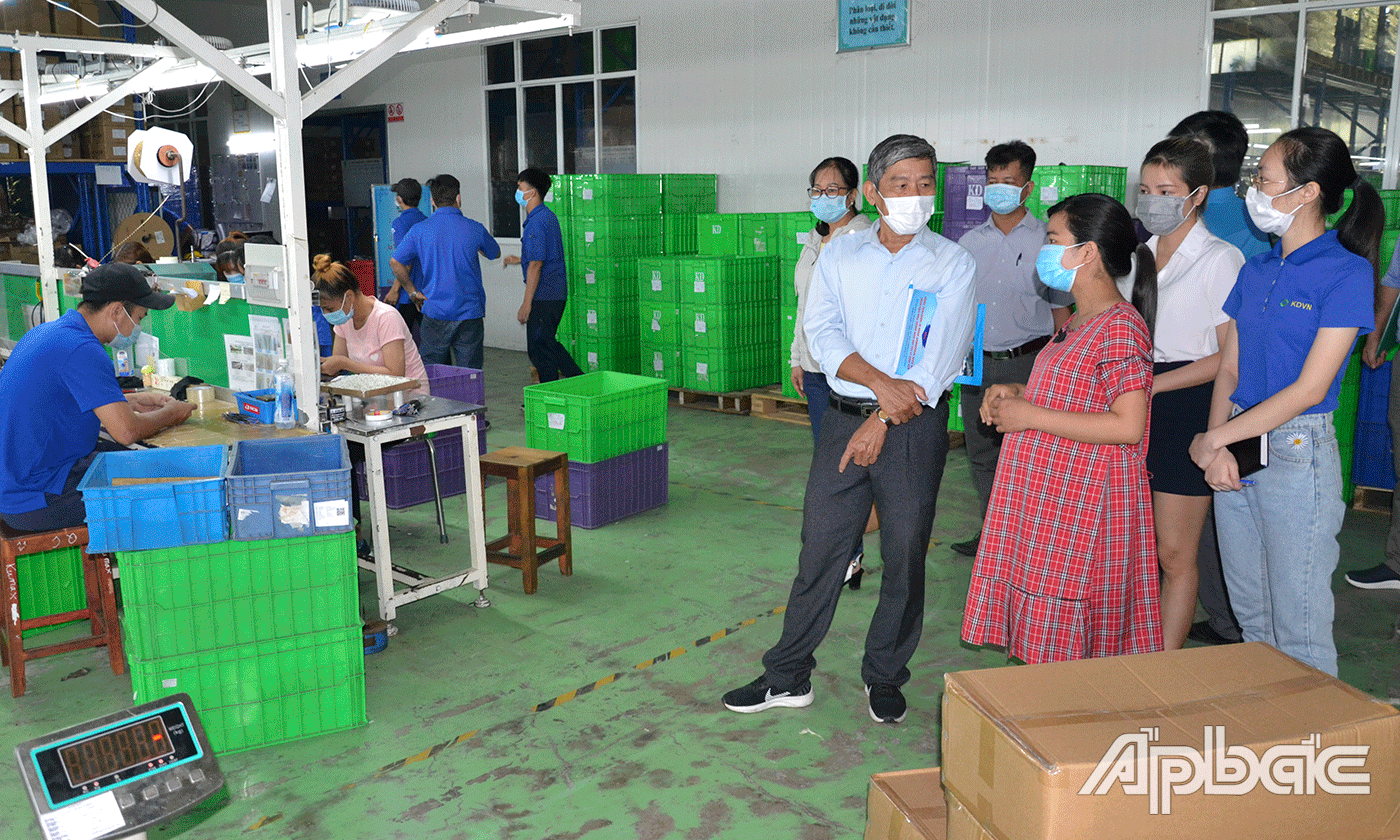Đoàn kiểm tra công tác phòng, chống dịch Covid-19 tại Công ty TNHH Nhựa Kaida Việt Nam.