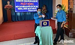 Liên đoàn Lao động tỉnh Tiền Giang đóng góp ủng hộ phòng, chống dịch Covid-19