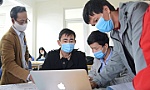 Giáo viên mùa dịch: Tạm dừng dạy, không dừng học