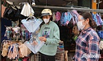 Kính chắn giọt bắn hút hàng mùa dịch