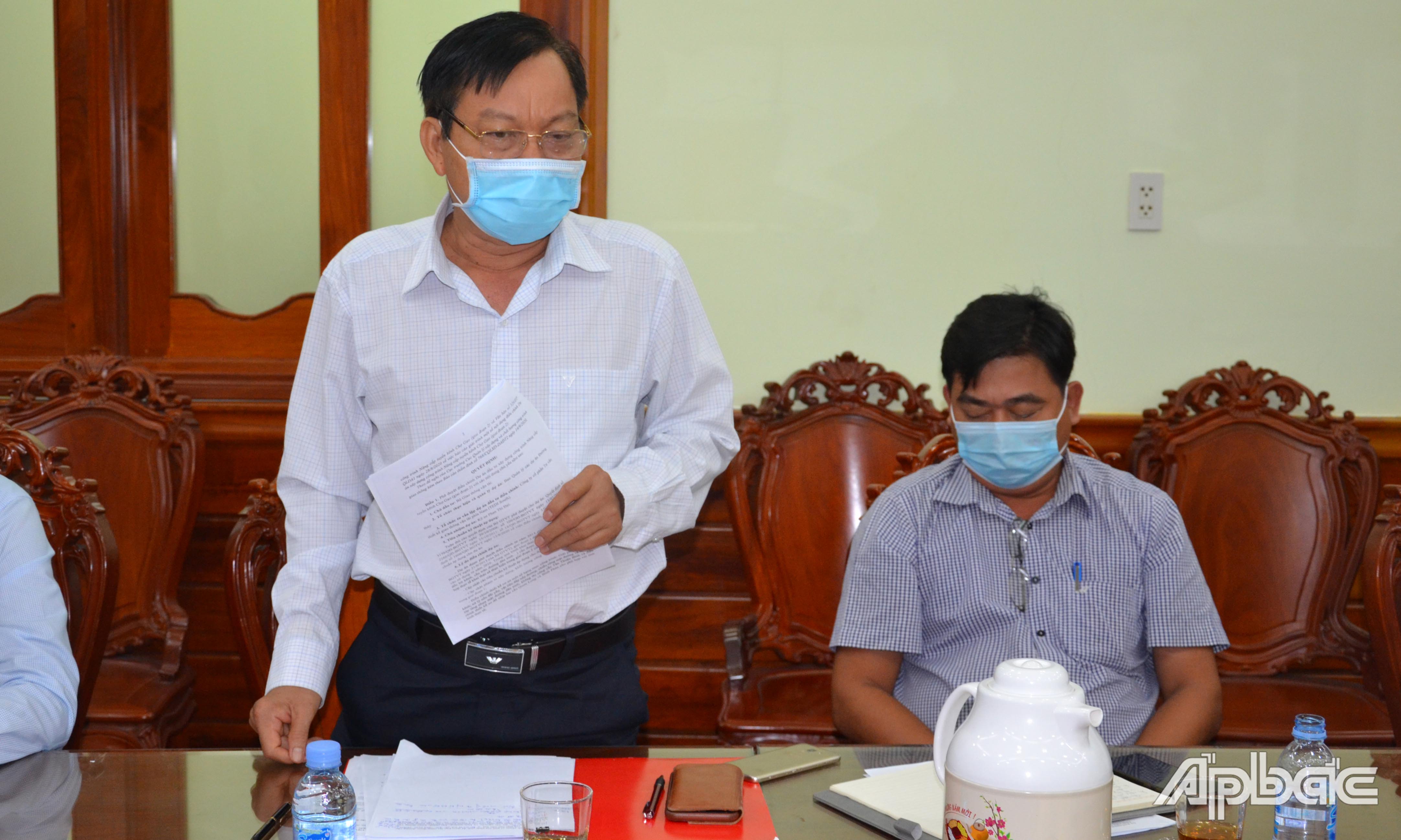 Giám đốc Sở Giao thông - Vận tải tỉnh Trần Văn Bon phát biểu ý kiến.