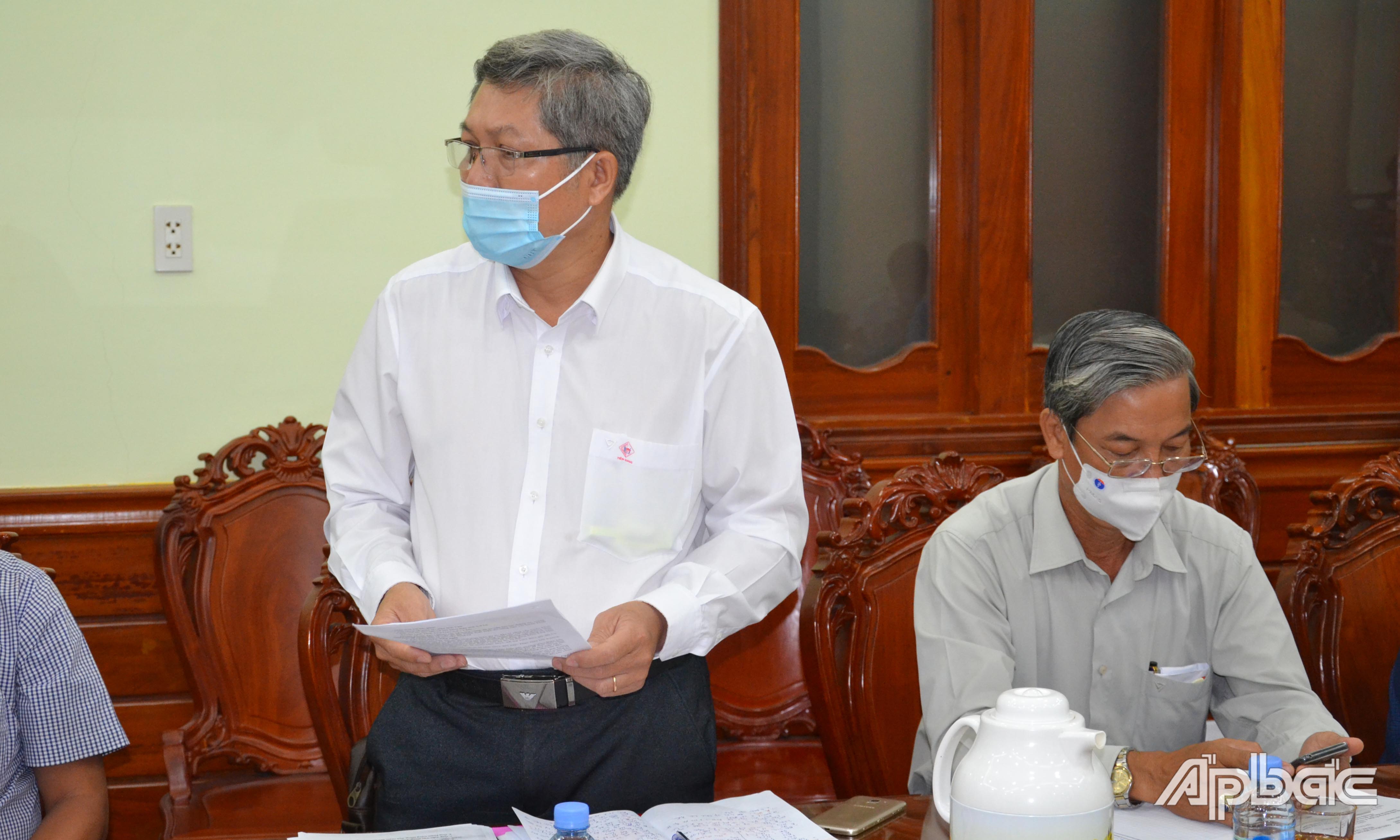Chủ tịch UBND huyện Chợ Gạo phát biểu ý kiến.