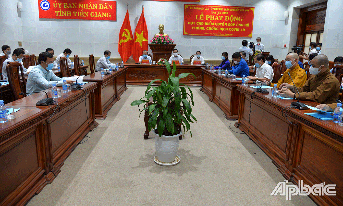 Đại biểu tham dự tại điểm cầu tỉnh.