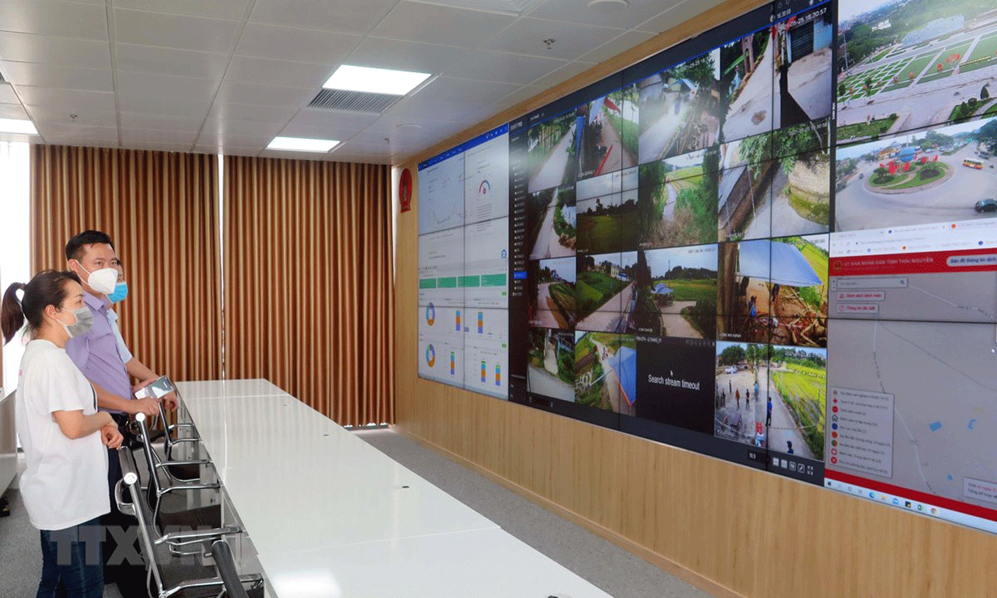 Lực lượng công nghệ hoạt động 24/7 phục vụ phòng chống dịch COVID-19 do Bộ Thông tin và Truyền thông thành lập, có tên gọi là Trung tâm công nghệ phòng, chống dịch COVID-19 quốc gia. Ảnh: TTXVN 
