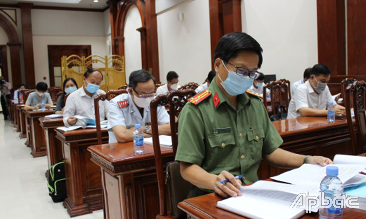 Quang cảnh cuộc họp.