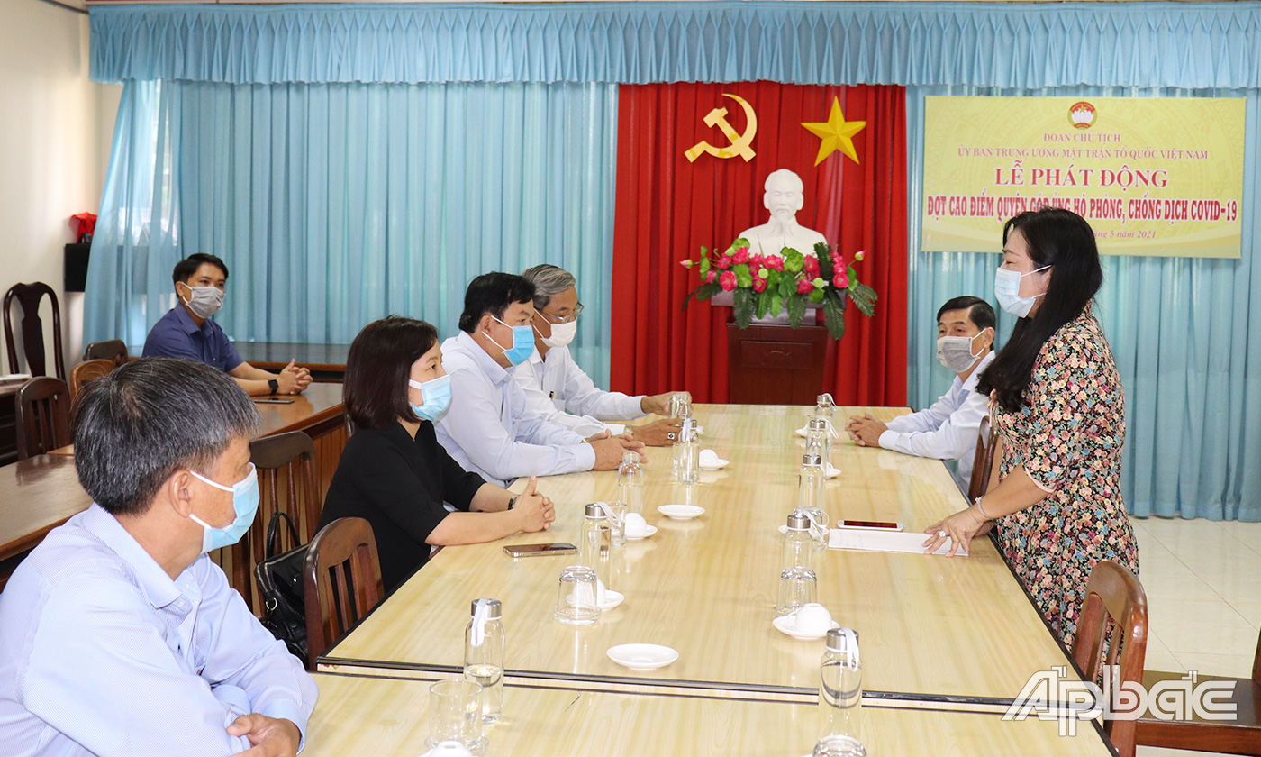 Quang cảnh buổi lễ tiếp nhận kinh phí phòng, chống dịch Covid - 19.