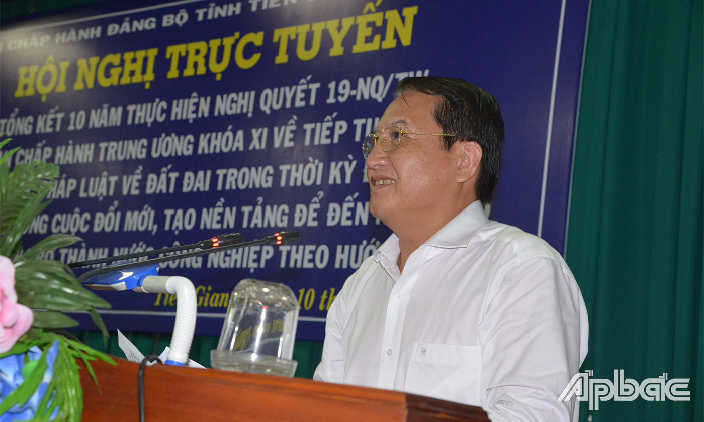 đồng chí Phạm Văn Trọng phát biểu đánh giá kết quả thực hiện Nghị quyết 19 tại hội nghị