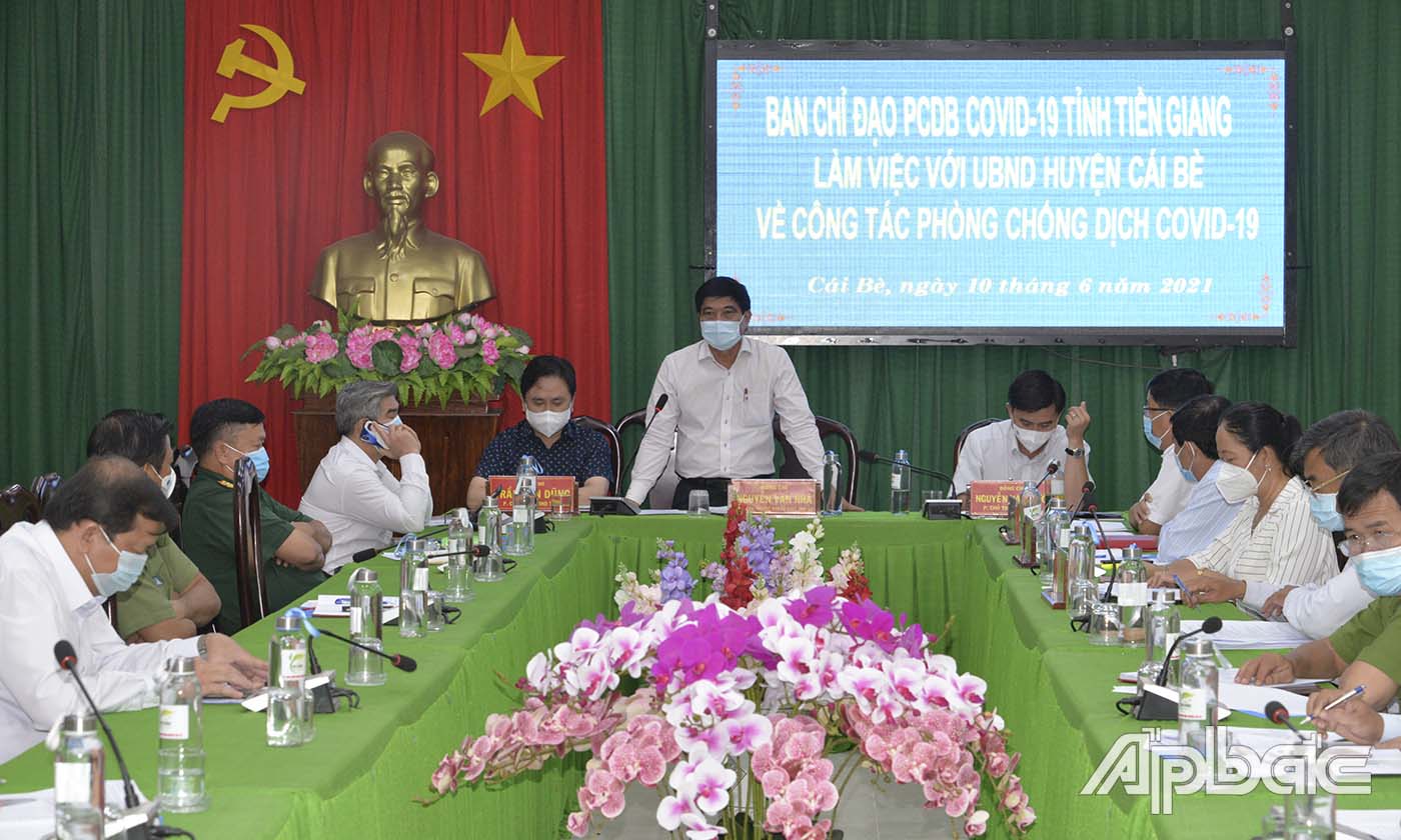 Đồng chí Nguyễn Văn Nhã phát biểu tại buổi làm việc,