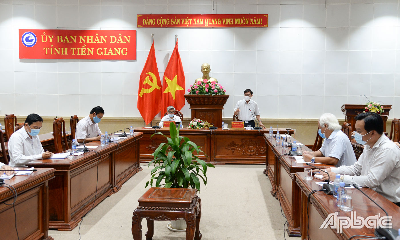 Quang cảnh cuộc họp.