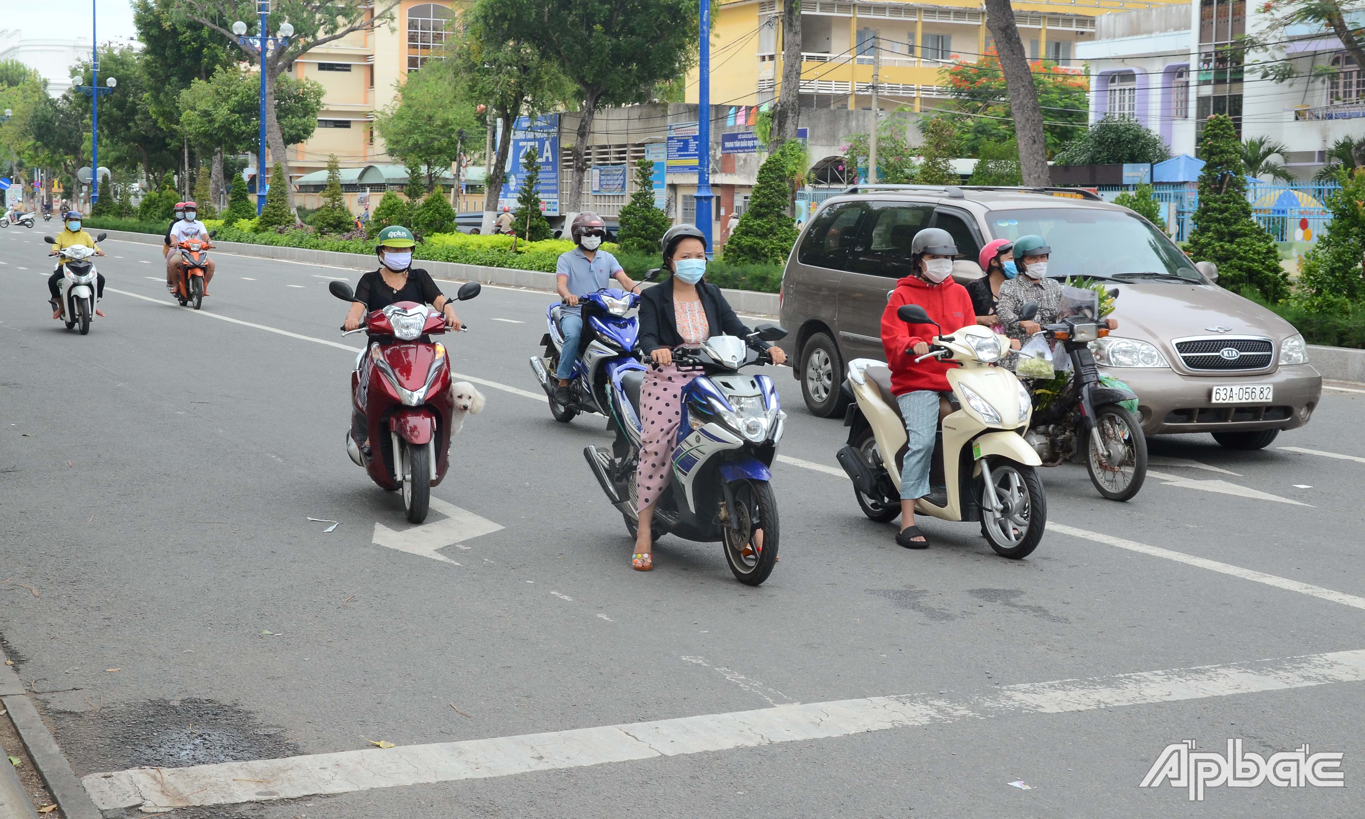 Người dân TP. Mỹ Tho ra đường ít hơn.