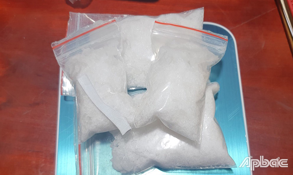 Tang vật thu giữ trên người và tại nhà Đăng.