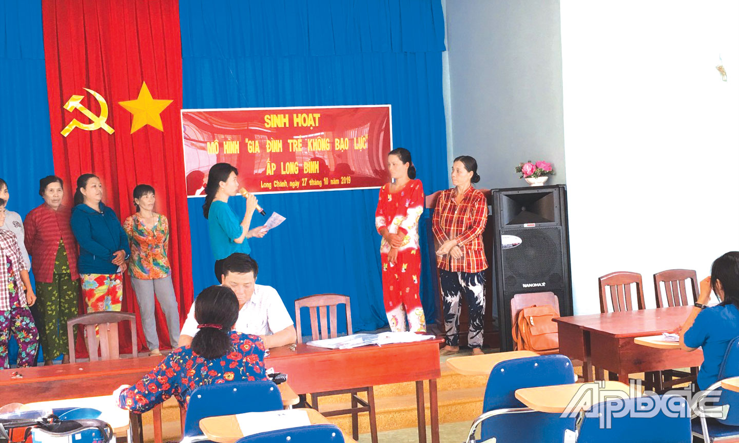 Tiền Giang tiếp tục duy trì, nhân rộng và triển khai các mô hình về BĐG (ảnh chụp một buổi sinh hoạt mô hình  