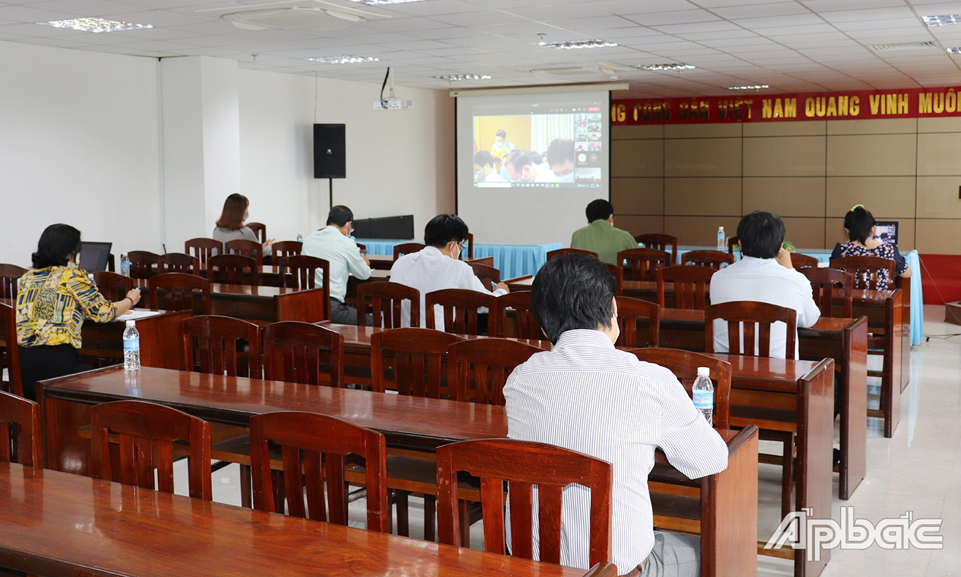 Quang cảnh hội nghị.