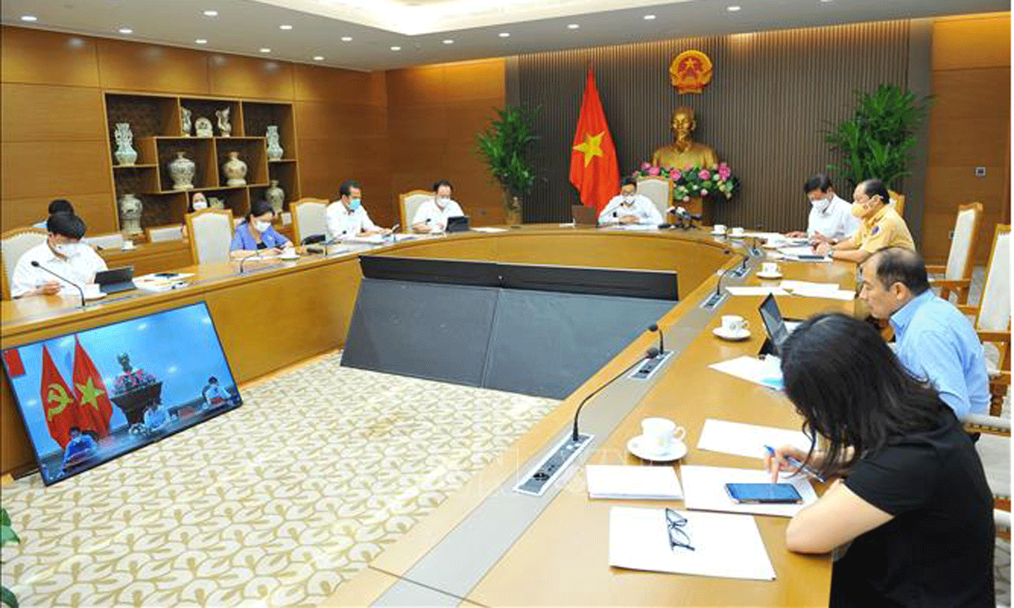 Phó Thủ tướng Chính phủ Vũ Đức Đam, Trưởng Ban Chỉ đạo Quốc gia phòng, chống dịch COVID-19 chủ trì cuộc họp trực tuyến với tỉnh Tiền Giang. Ảnh: Minh Đức/TTXVN