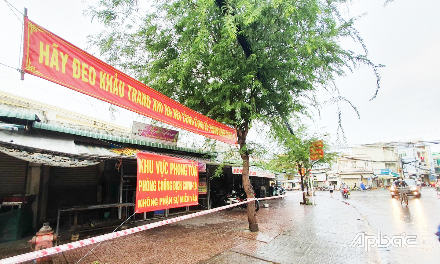 2 chợ truyền thống trên địa bàn TP. Mỹ Tho đã phải tạm ngưng hoạt động phục vụ cho công tác dập dịch