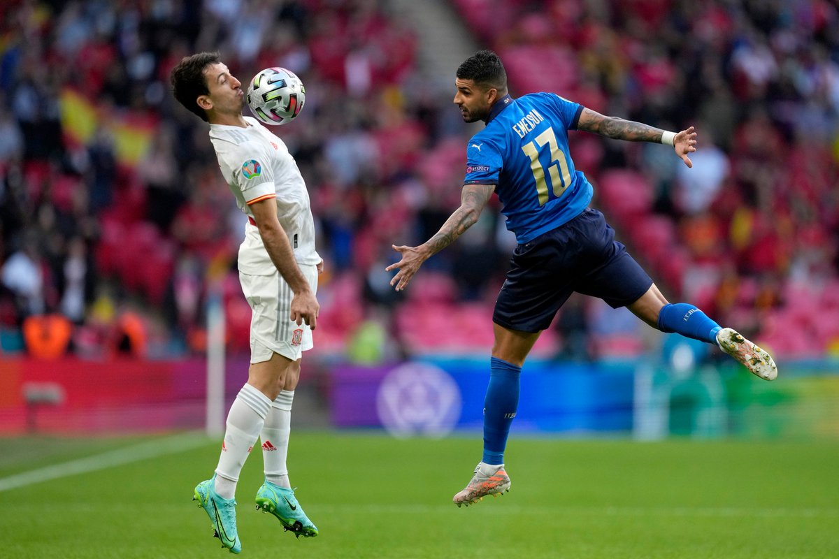 Trận đấu diễn ra rất hấp dẫn ngay từ những phút đầu tiên. (Ảnh: UEFA) 