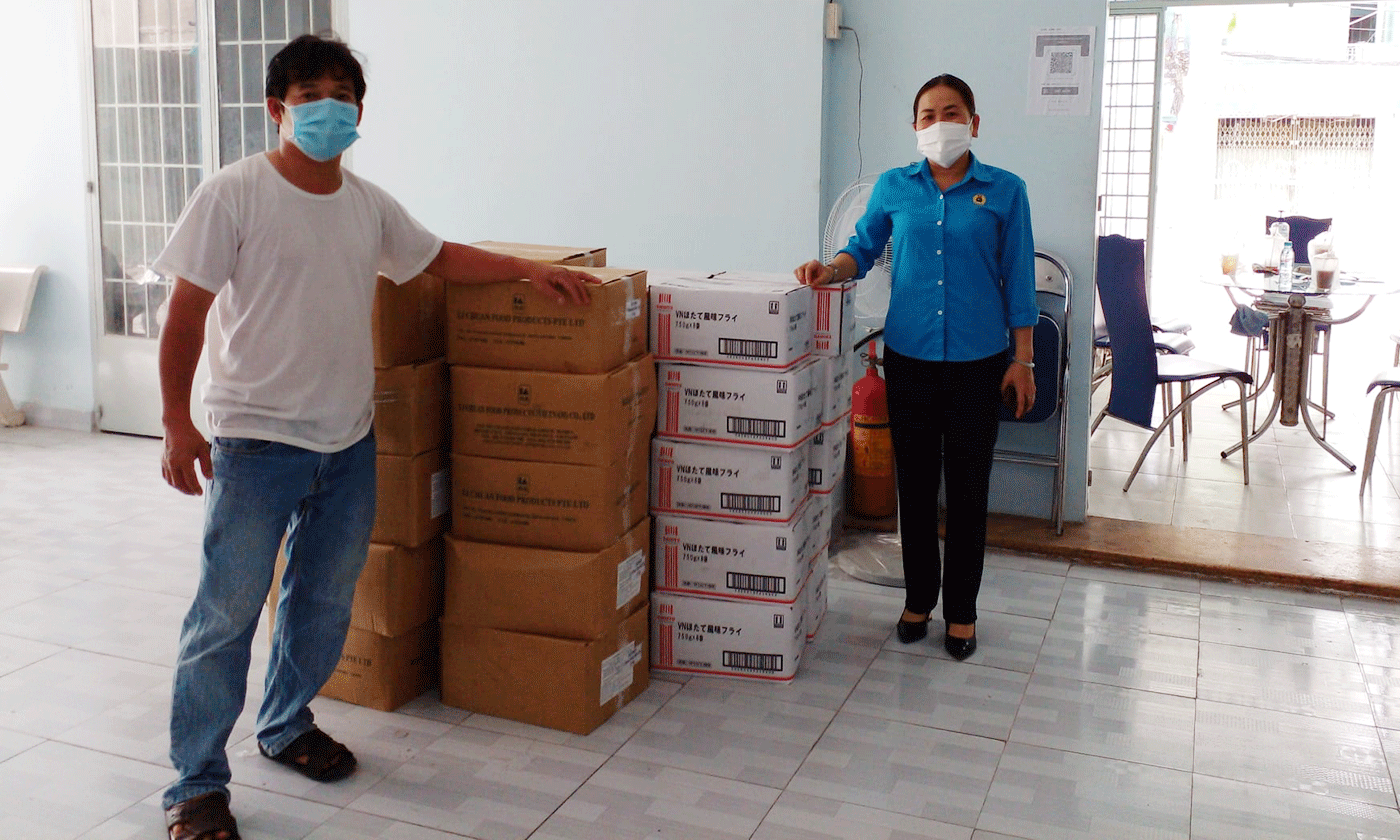 cho đoàn viên các Nghiệp đoàn, lực lượng làm nhiệm vụ phòng chống Covid-19 và người dân tại các khu vực phong toả