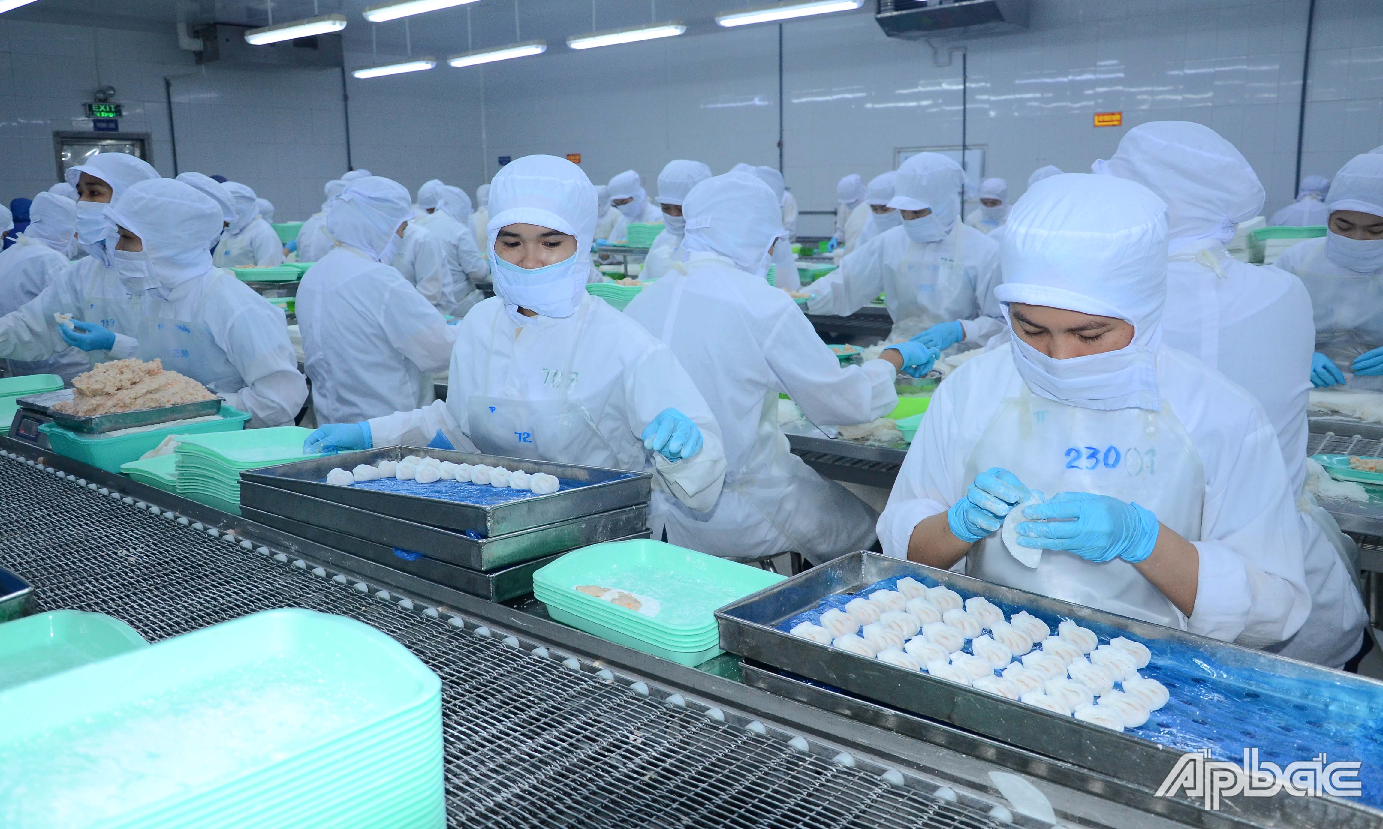 UBND tỉnh cầu các DN trong các khu, CCN trên địa bàn tỉnh tổ chức rà soát, xây dựng ngay phương án bố trí nơi ăn, nghỉ, làm việc cho công nhân lao động tại DN theo phương châm “3 tại chỗ”. Ảnh minh họa.