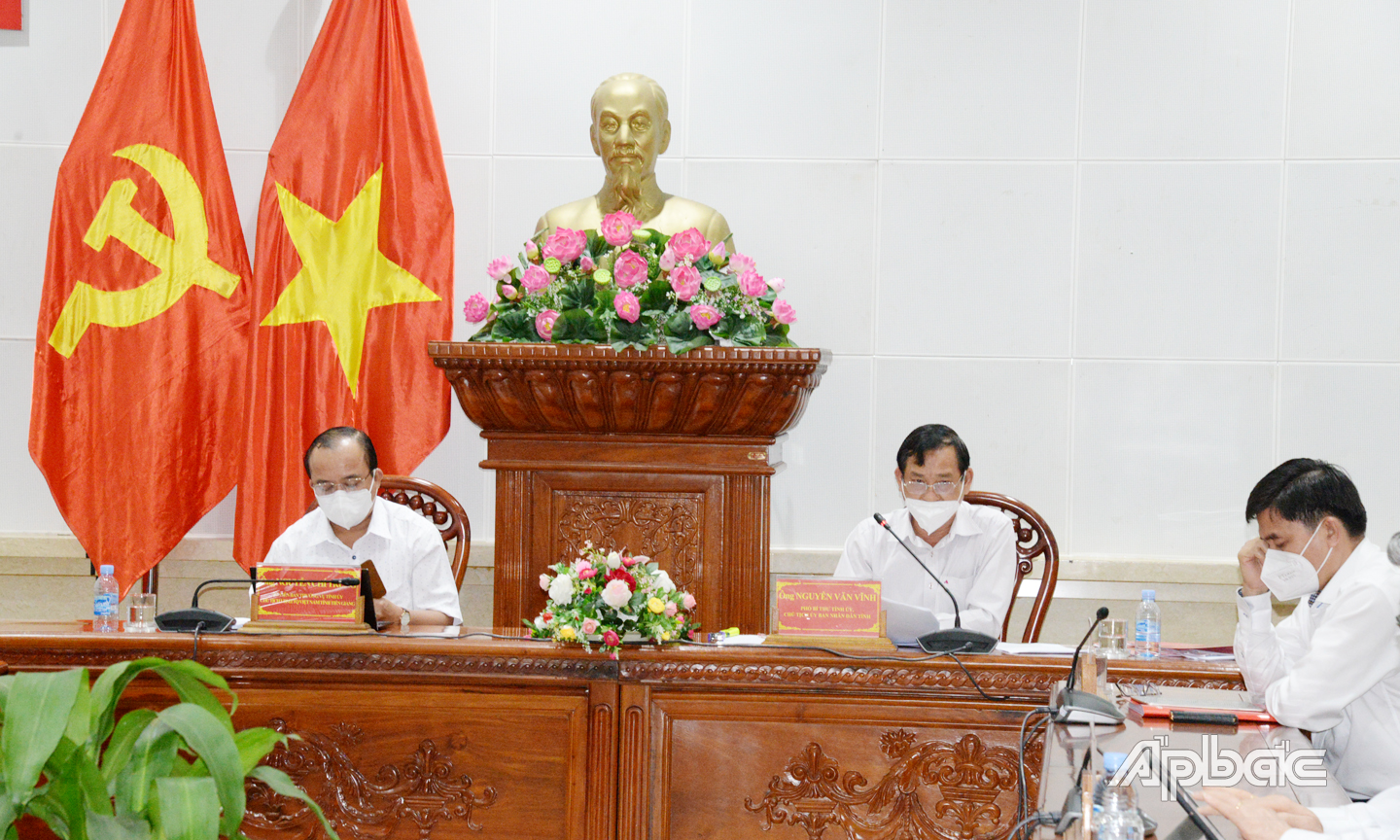 Chủ tịch UBND tỉnh chỉ đạo các nhiệm vụ cần quyết liệt thực hiện trong 10 ngày tới để chống dịch