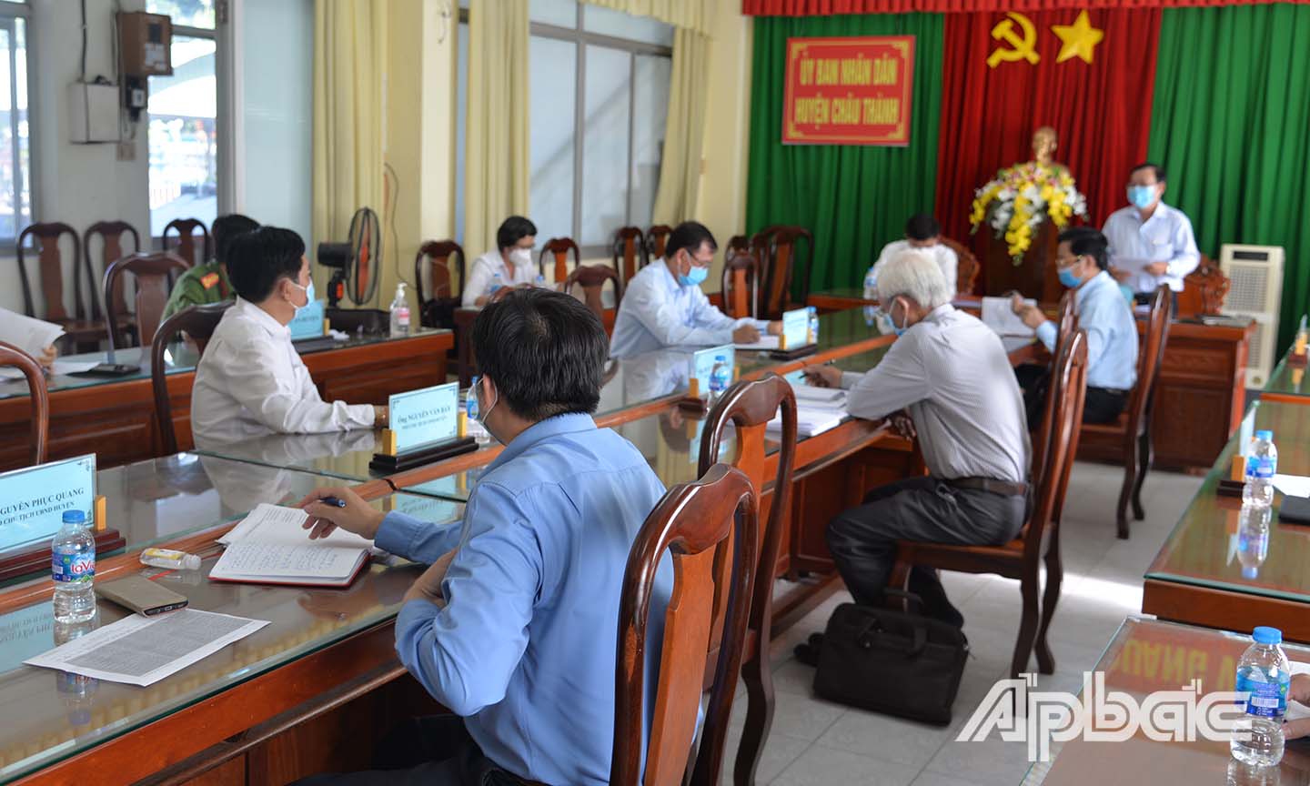 Các đại biểu tham gia buổi làm việc.