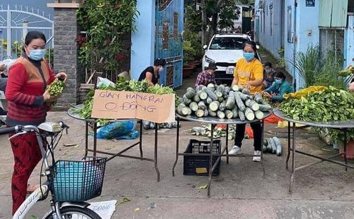 Gian hàng 0 đồng hỗ trợ người dân khó khăn trong mùa dịch được tổ chức tại TP. Mỹ Tho.
