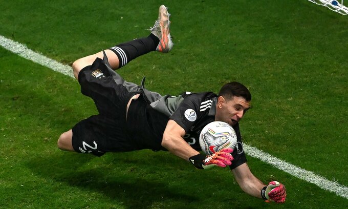 Martinez thành người hùng Argentina ở bán kết Copa America. Ảnh: CA2021