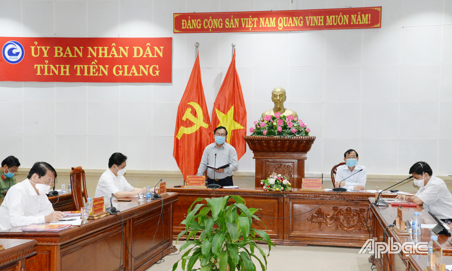 Đồng chí Võ Văn Bình chỉ đạo những nhiệm vụ cần thực hiện trong công tác phòng, chống dịch thời gian tới