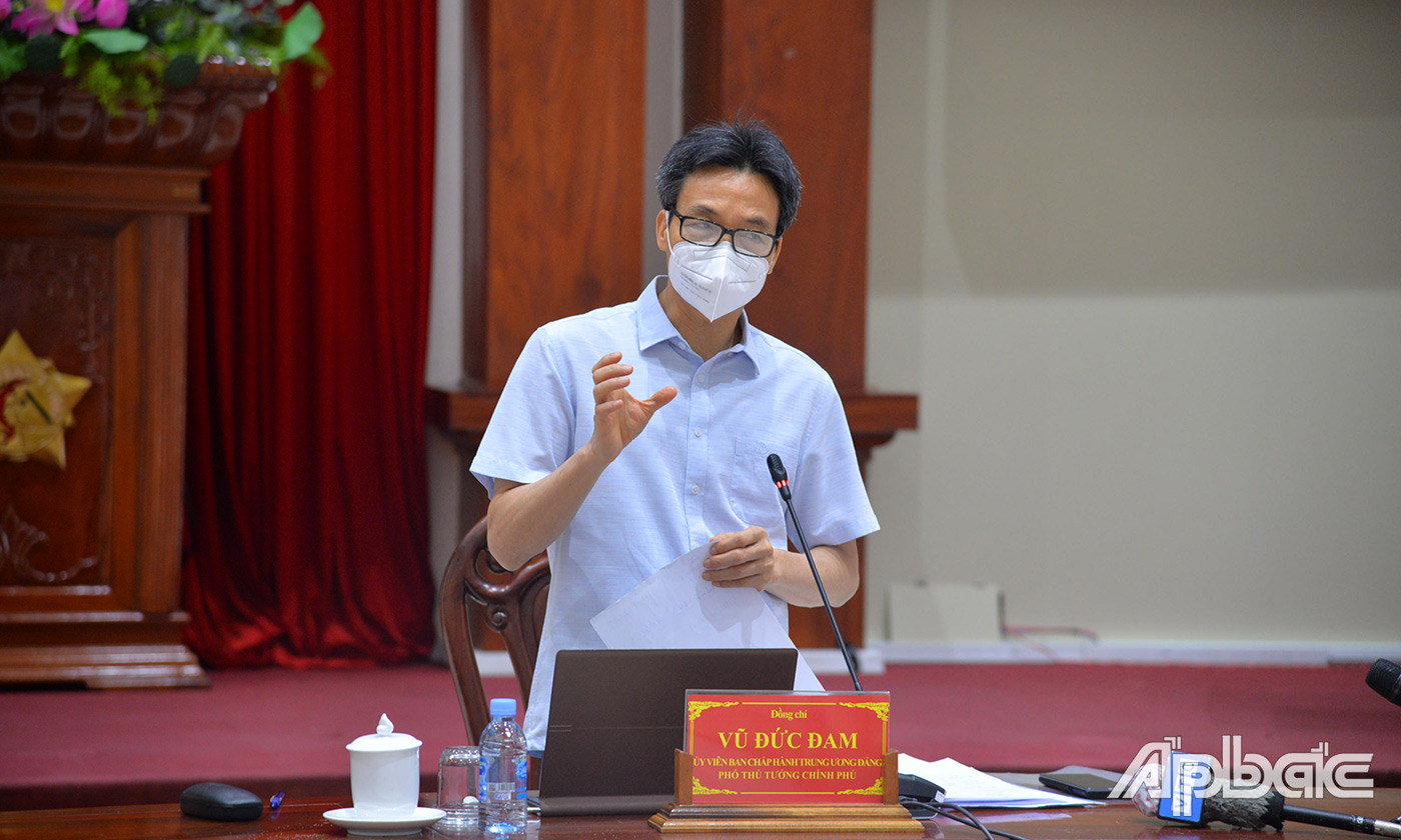 Phó Thủ tướng Vũ Đức Đam phát biểu tại buổi làm việc.