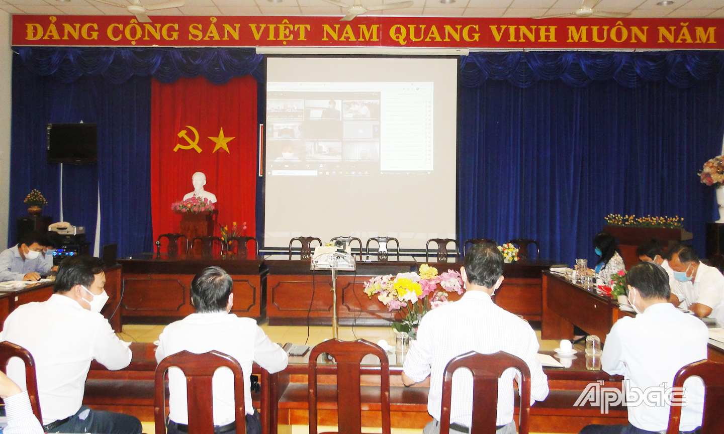 Quang cảnh cuộc họp tại điểm cầu chính