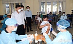 Tiền Giang: Tiêm vắc xin theo hình thức cuốn chiếu, bắt đầu từ vùng dịch trọng điểm