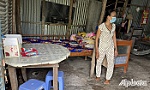 Mong có tiền lót nền nhà cho cháu bị dị tật sinh hoạt sạch sẽ