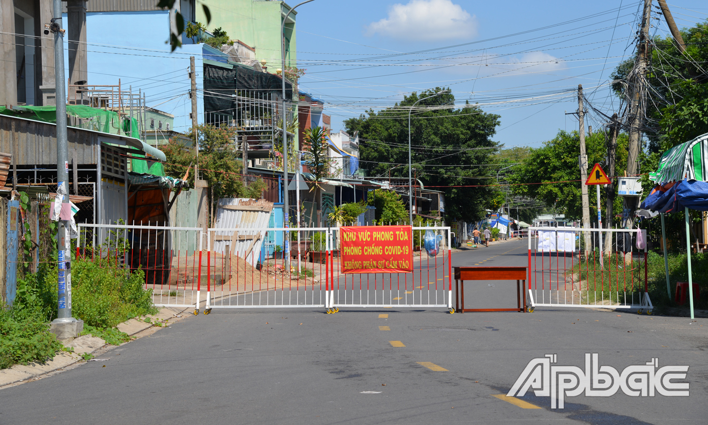 Những khu vực phong tỏa dần khép lại để trở về những vùng xanh của cuộc sống mới.