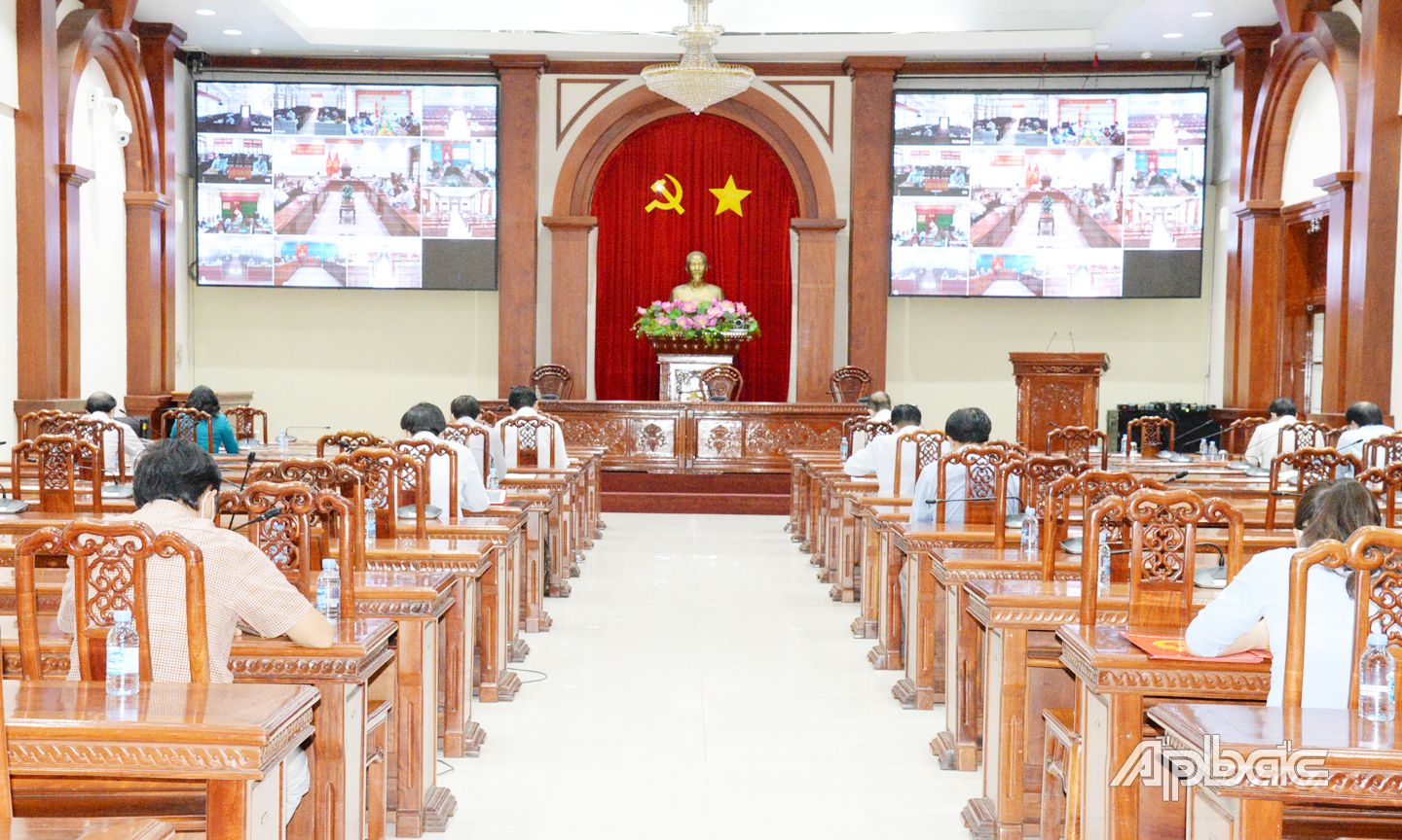 Quang cảnh cuộc họp tại điểm cầu chính