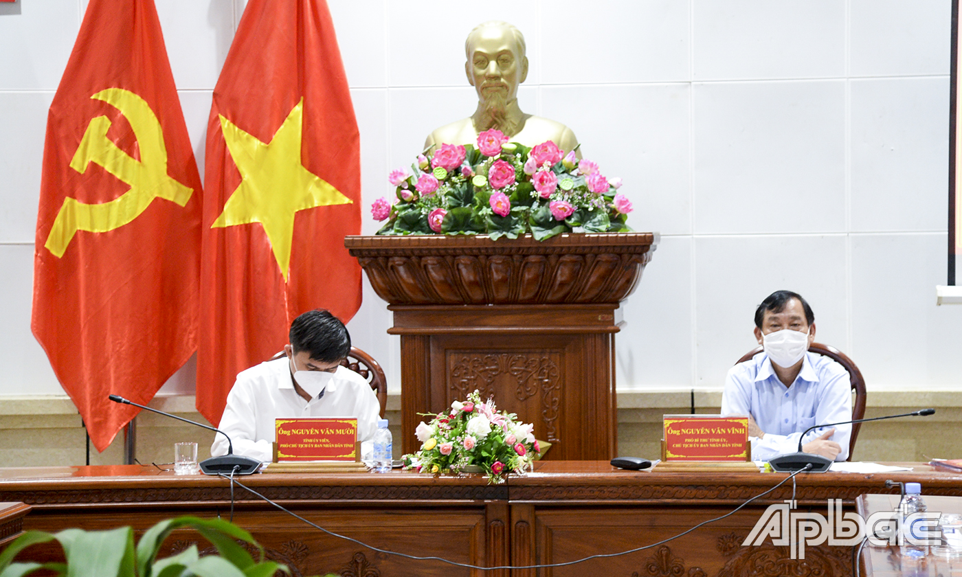 Phó Bí thư Tỉnh ủy, Chủ tịch UBND tỉnh Nguyễn Văn Vĩnh chủ trì tại điểm cầu Tiền Giang.