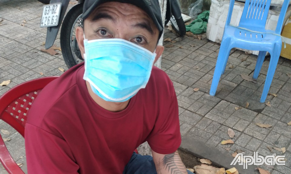 Phát bị tạm giữ.