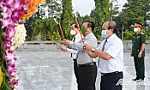 Lãnh đạo tỉnh Tiền Giang viếng Nghĩa trang Liệt sĩ tỉnh