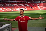 Sau 18 năm, Ronaldo lại ra mắt MU lần nữa
