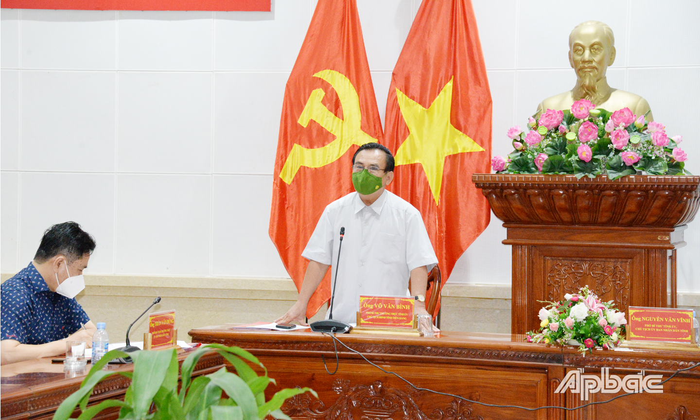 Đồng chí Võ Văn Bình, Phó Bí thư Thường trực Tỉnh ủy, Chủ tịch HĐND tỉnh, Phó Trưởng Ban Chỉ đạo phòng, chống dịch Covid-19 chỉ đạo các địa phương 