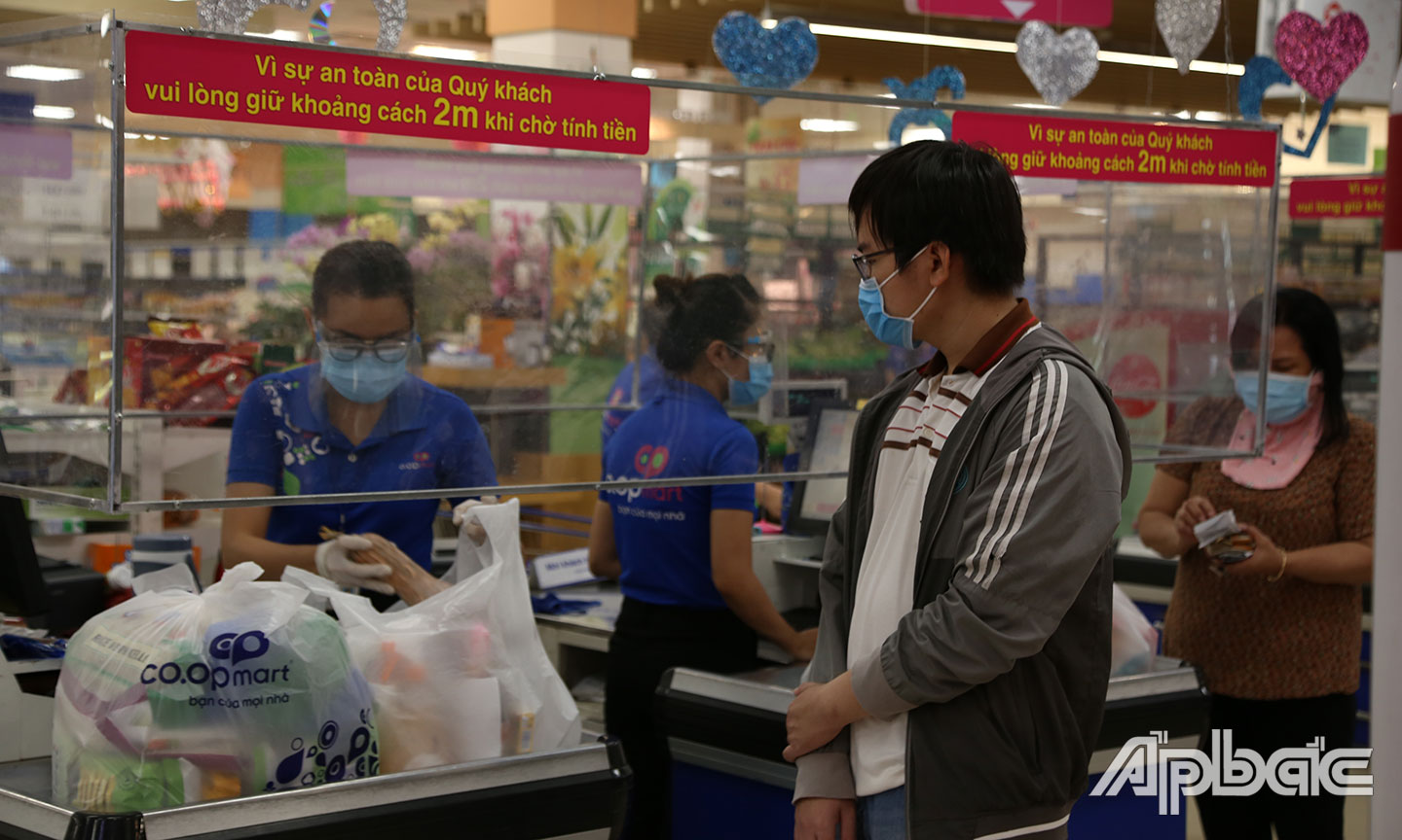 Các quy định phòng chống dịch được các siêu thị đặt lên hàng đầu.