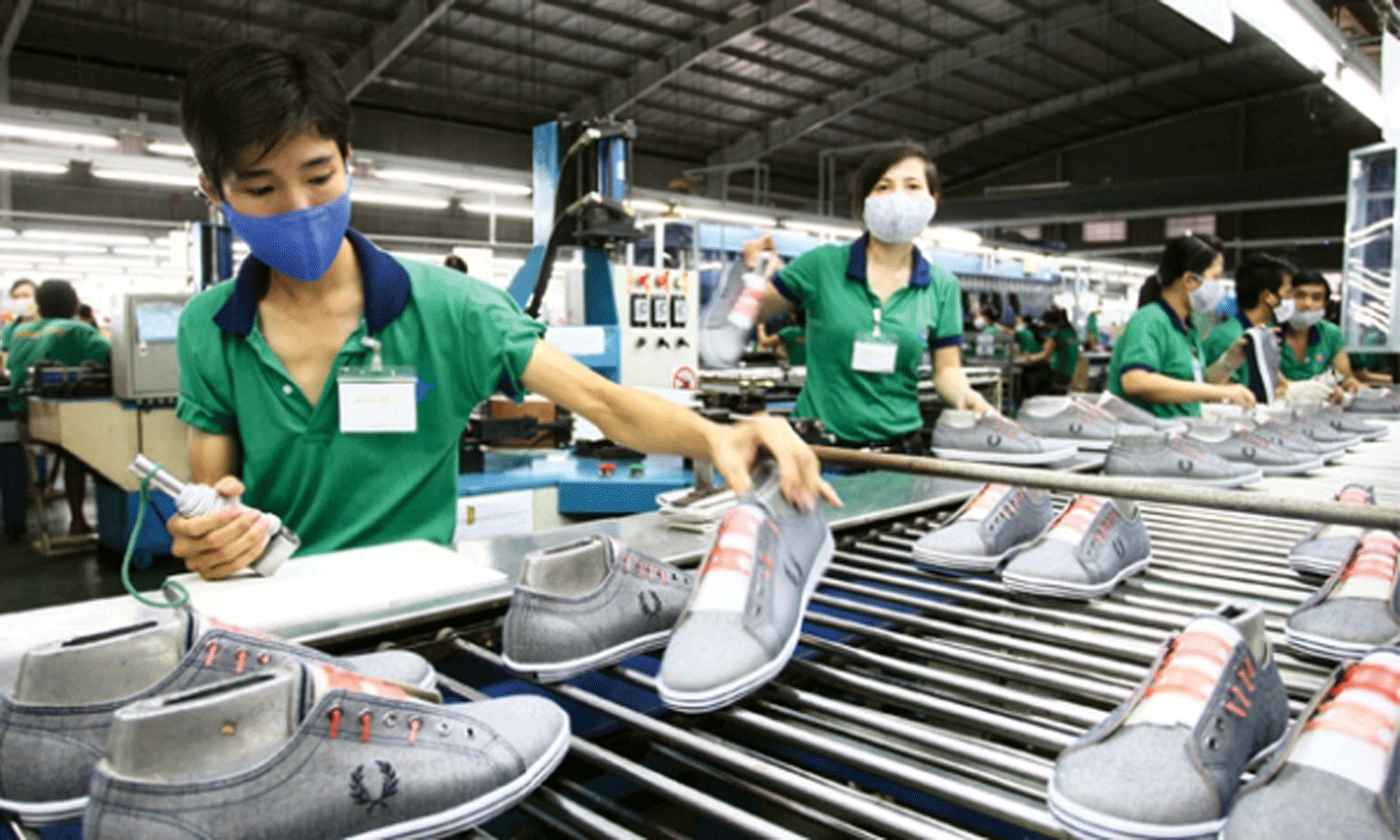 Ngành da giày đối mặt với nguy cơ hiện hữu mất đơn hàng vì thiếu lao động.  
