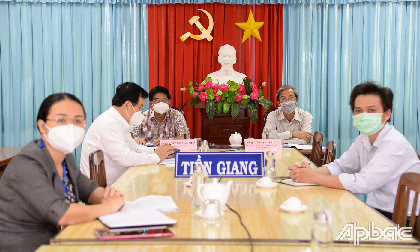 Quang cảnh tại điểm cầu Tiền Giang.