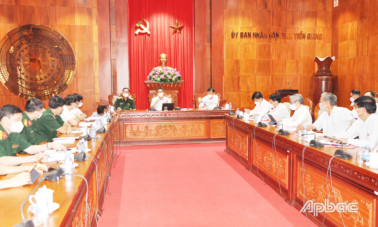 Quang cảnh buổi làm việc