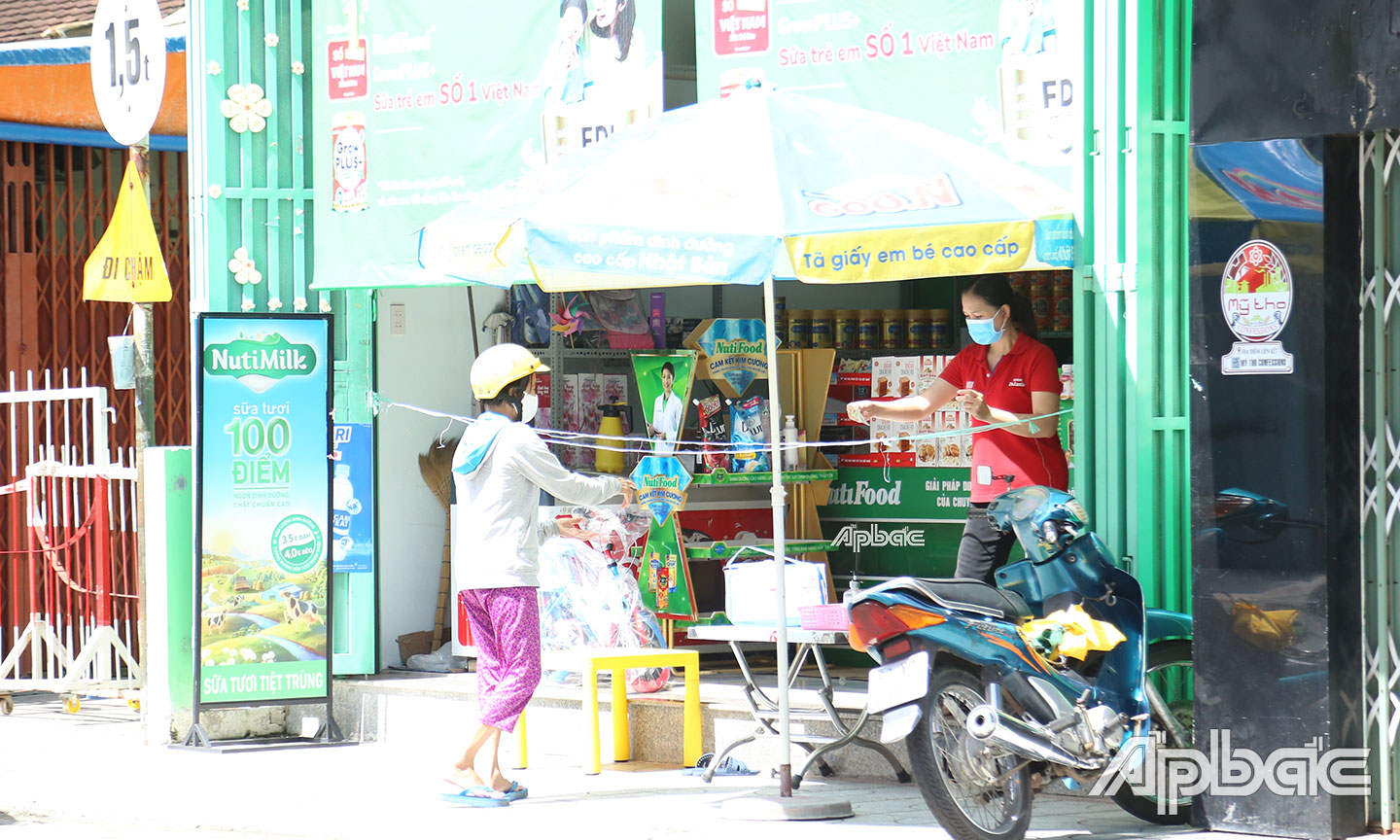 Nhiều người dân dần ý thức được trong mua bán thực phẩm.