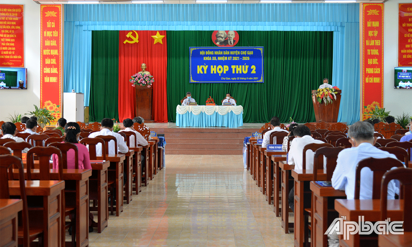 Quang cảnh kỳ họp HĐND huyện Chợ Gạo lần thứ 2 khóa XII.